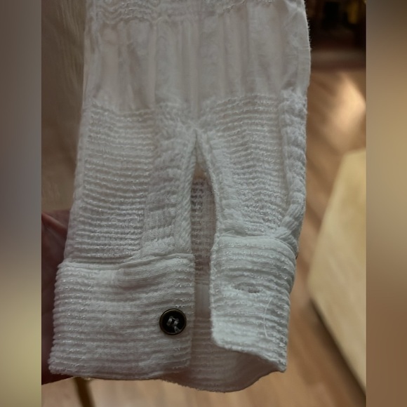 Umgee,Textured Natural White,Top,Cotton Chenille Blend,Button-Front Size Medium - Picture 8 of 14